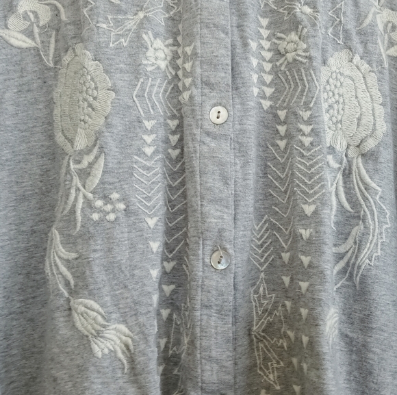 Soft Surroundings Gray Embroidered Button Down Shirt Floral Western Boho Plus 3x - Picture 4 of 10